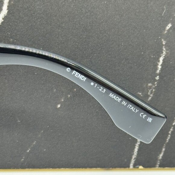 NEW FE40108U 01V FENDI SUNGLASSES SHINY BLACK UNISEX EYEWEAR FENDI main image 4
